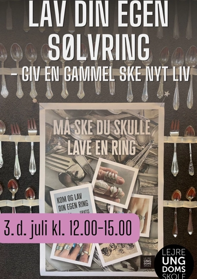 Billede af tavle med en masse sølv-te-skeer og en plakat med billeder af at du kan lave skeerne om til en fingerring
